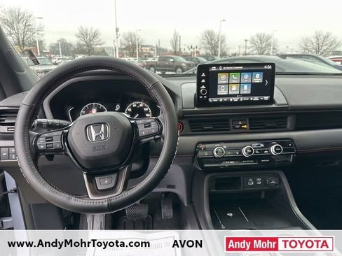 Used 2023 Honda Pilot TrailSport image 14