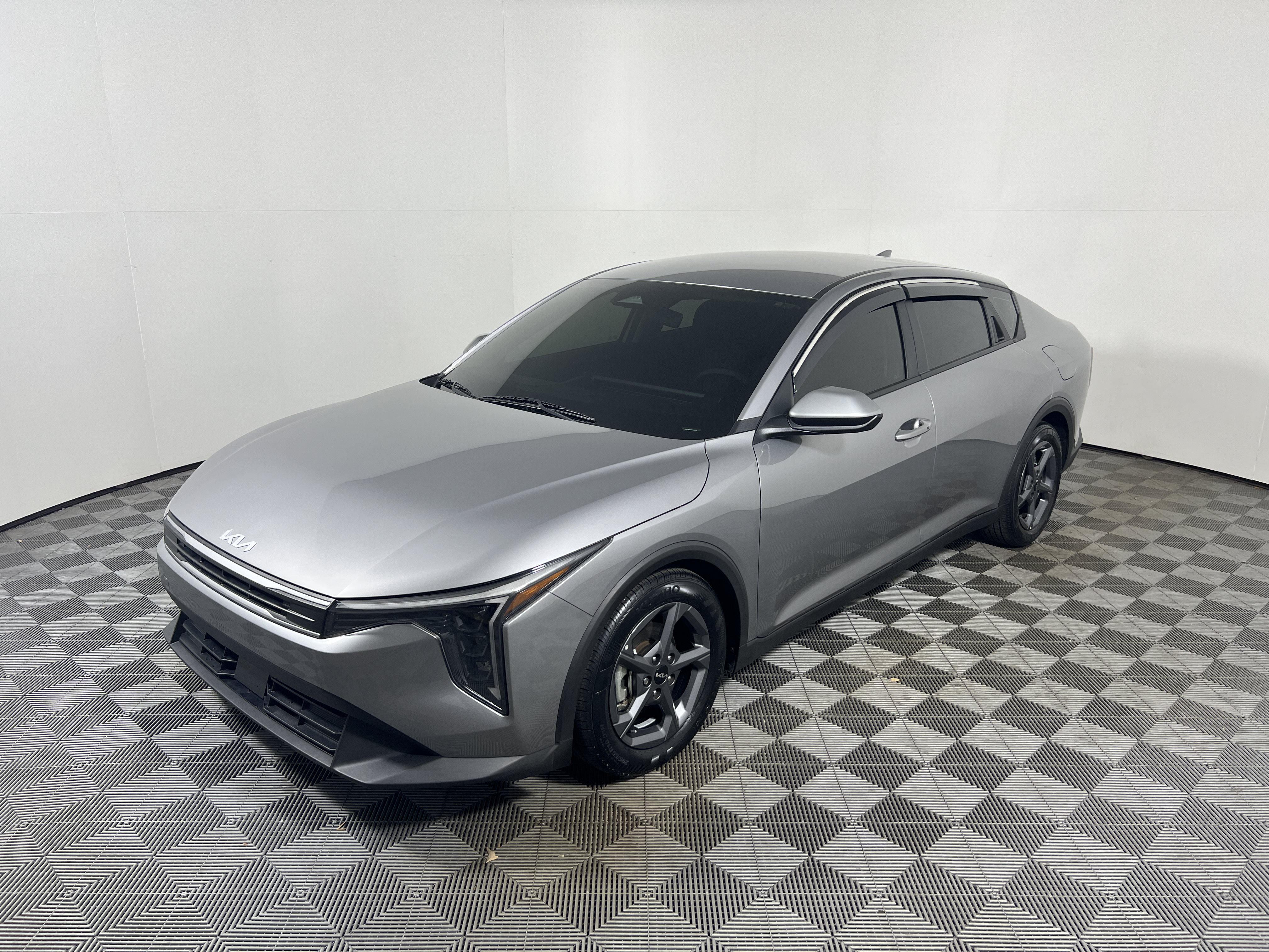 Used 2025 Kia K4 FWD image 9