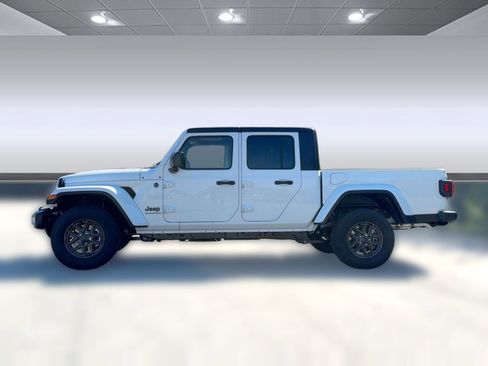New 2025 Jeep Gladiator Sport image 2