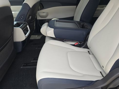New 2026 Kia Carnival SX image 9