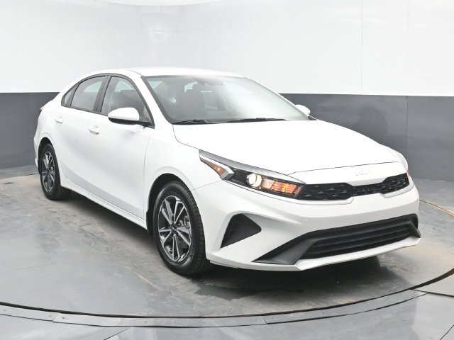 Used 2024 Kia Forte LXS FWD image 2