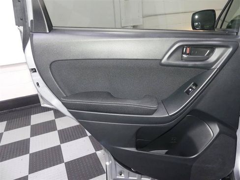 Used 2015 Subaru Forester 2.5i Premium w/ Popular Package #1 AWD/4WD image 24
