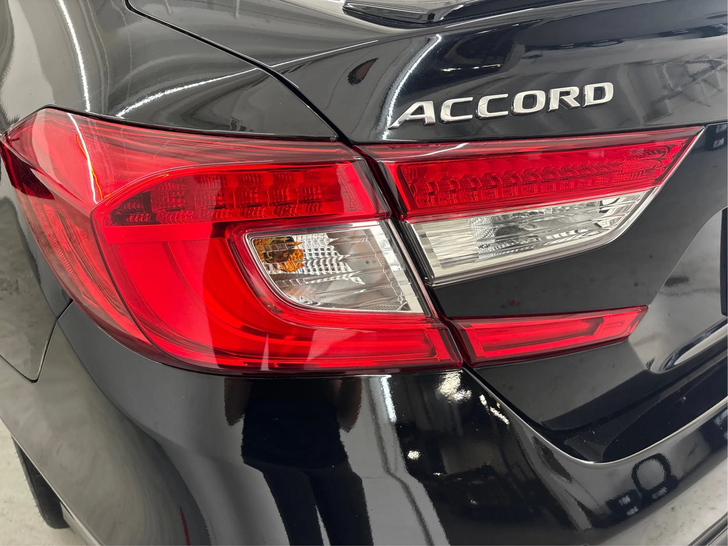 Used 2018 Honda Accord Sport image 32