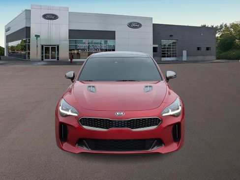 Used 2018 Kia Stinger GT2 image 3