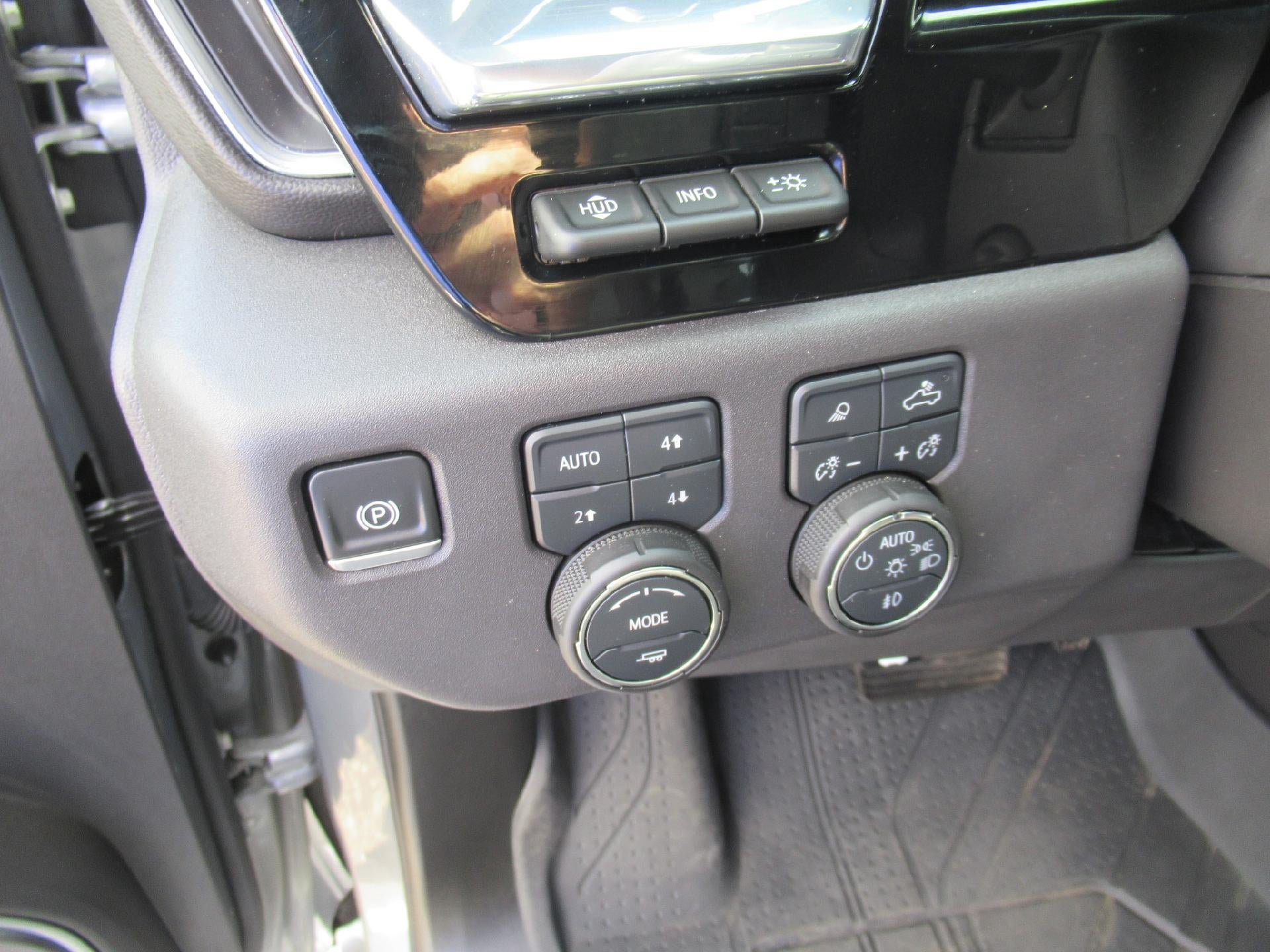 Certified 2025 Chevrolet Silverado 1500 High Country w/ Technology Package AWD/4WD image 10