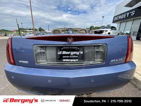 Used 2005 Cadillac XLR RWD image 35