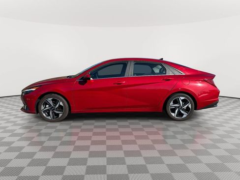 Used 2023 Hyundai Elantra Limited FWD image 4