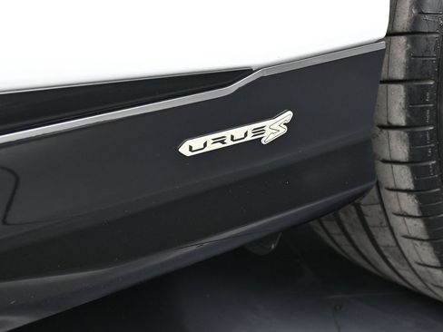 Used 2024 Lamborghini Urus S image 14