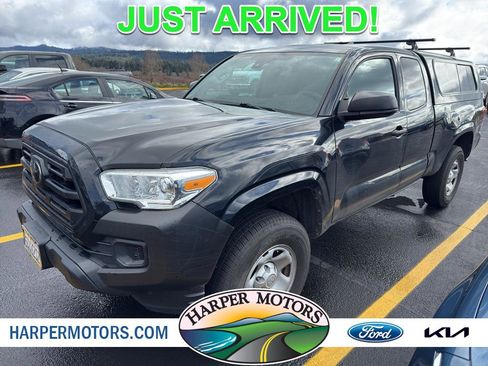 Used 2019 Toyota Tacoma SR image 1