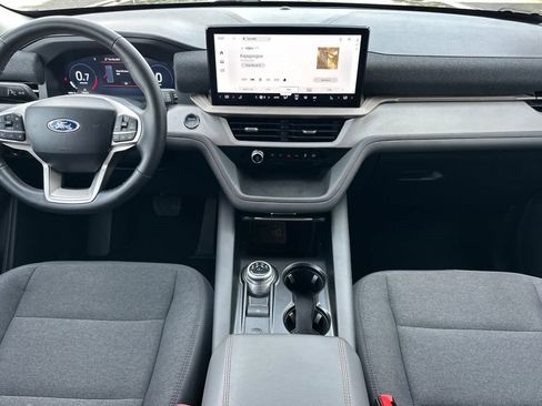 Certified 2025 Ford Explorer Active image 3