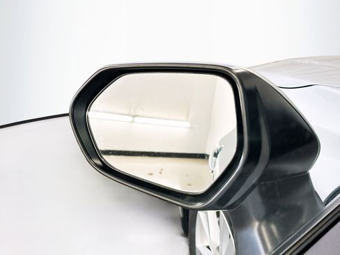 Used 2025 Toyota Camry LE image 16