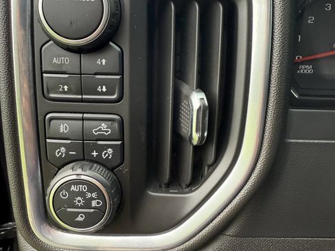 Used 2022 Chevrolet Silverado 2500 LTZ AWD/4WD image 20