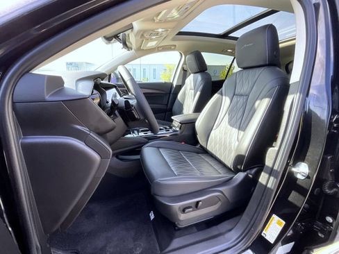 Used 2023 Buick Envision Avenir AWD/4WD image 10