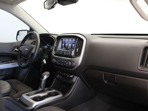 Used 2022 Chevrolet Colorado LT w/ Safety Package RWD image 15
