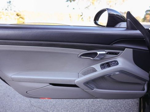 Used 2015 Porsche 911 Turbo S image 10