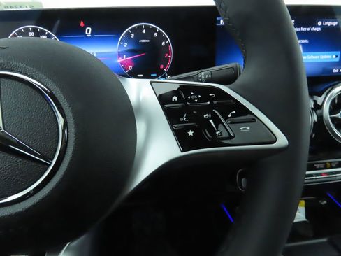 Certified 2025 Mercedes-Benz GLB 250 4MATIC image 12