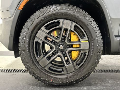 Used 2023 Rivian R1S Adventure AWD/4WD image 9