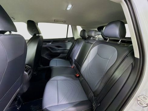 New 2026 Volkswagen Tiguan SE FWD image 22