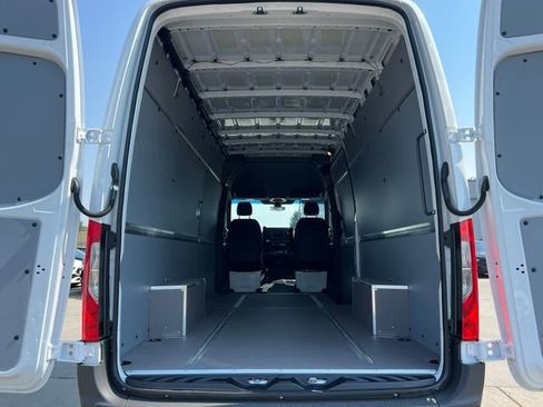 New 2025 Mercedes-Benz Sprinter 2500 image 35