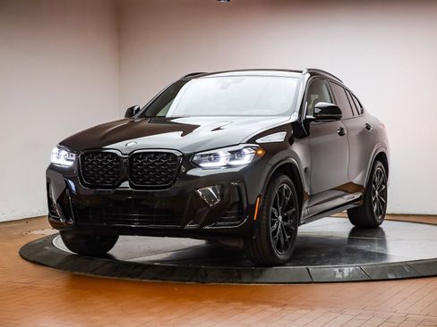 Used 2025 BMW X4 xDrive30i w/ Premium Package image 1