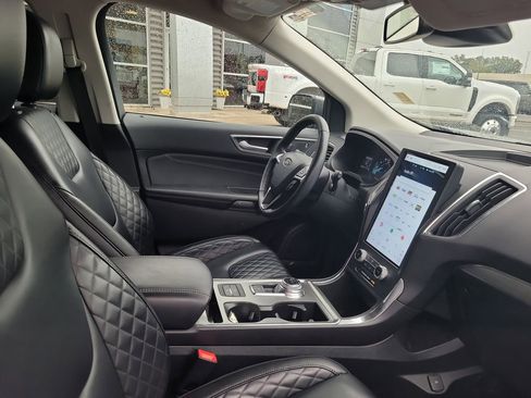 Certified 2024 Ford Edge Titanium image 28