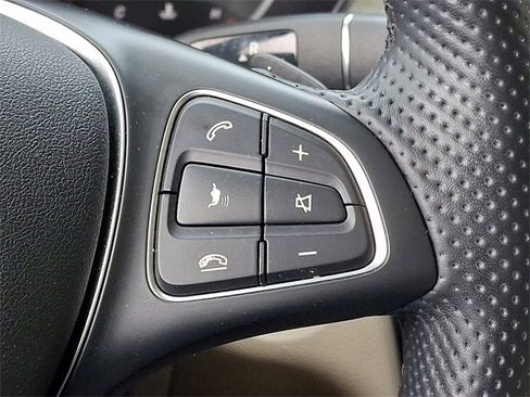 Used 2019 Mercedes-Benz GLC 300 4MATIC image 28