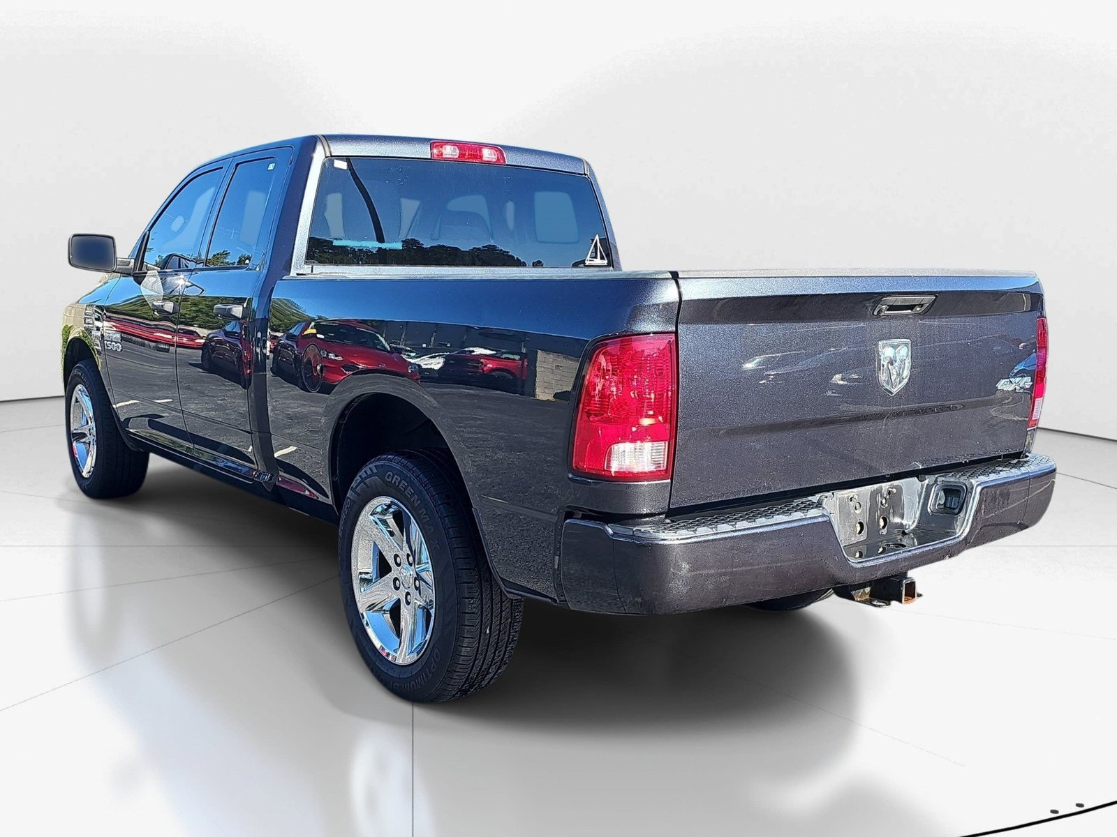 Used 2018 RAM 1500 Express w/ Express Value Package AWD/4WD image 5