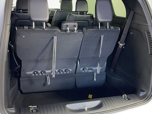 New 2025 Chrysler Pacifica Limited image 34