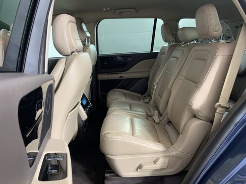 Used 2020 Lincoln Aviator Reserve image 31