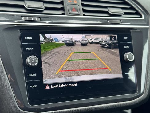 Certified 2024 Volkswagen Tiguan SE R-Line image 17