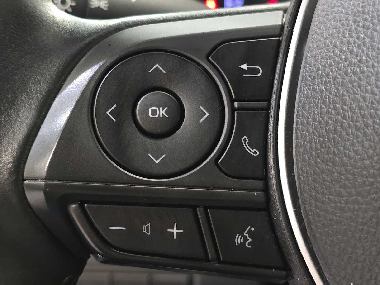 Used 2020 Toyota Corolla SE FWD image 18