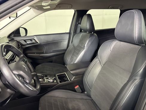 Used 2024 Mitsubishi Outlander SE image 18