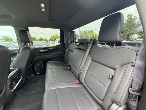 Used 2023 GMC Sierra 1500 SLT w/ SLT Premium Package AWD/4WD image 11