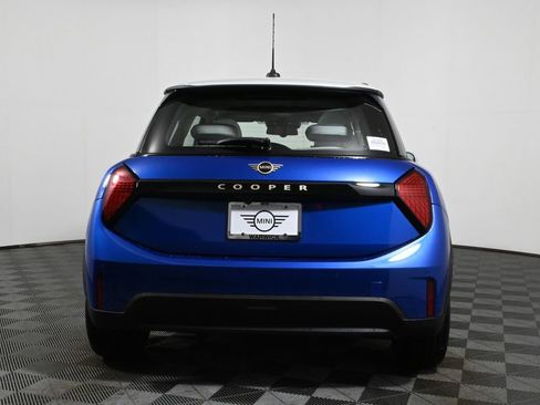 Used 2025 MINI Cooper 2-Door Hardtop image 6