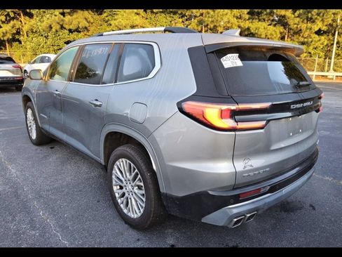 Used 2025 GMC Acadia Denali FWD image 8