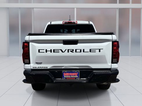 Used 2025 Chevrolet Colorado W/T AWD/4WD image 5