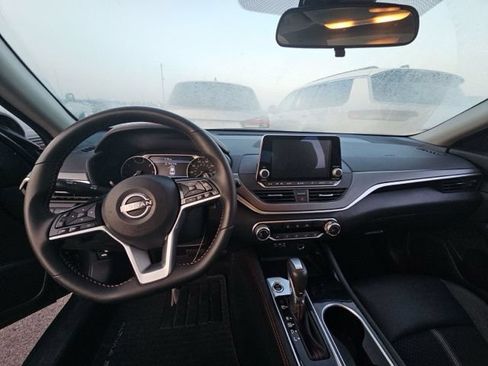 Used 2025 Nissan Altima 2.5 SR AWD/4WD image 13