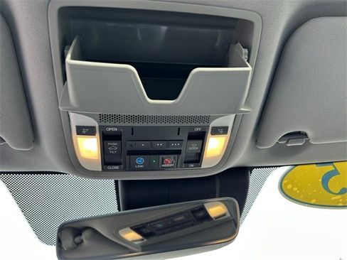 Used 2015 Acura TLX w/ Technology Package image 25