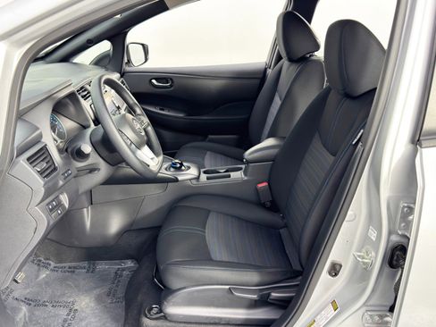Used 2023 Nissan Leaf S image 15