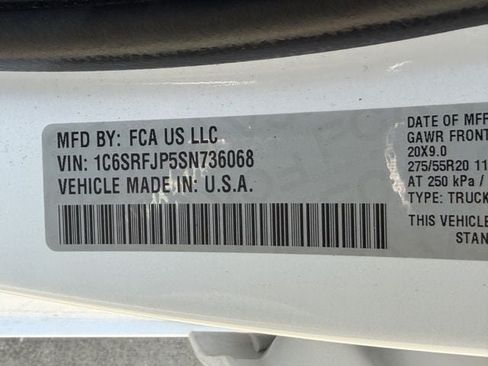 Used 2025 RAM 1500 Laramie AWD/4WD image 27