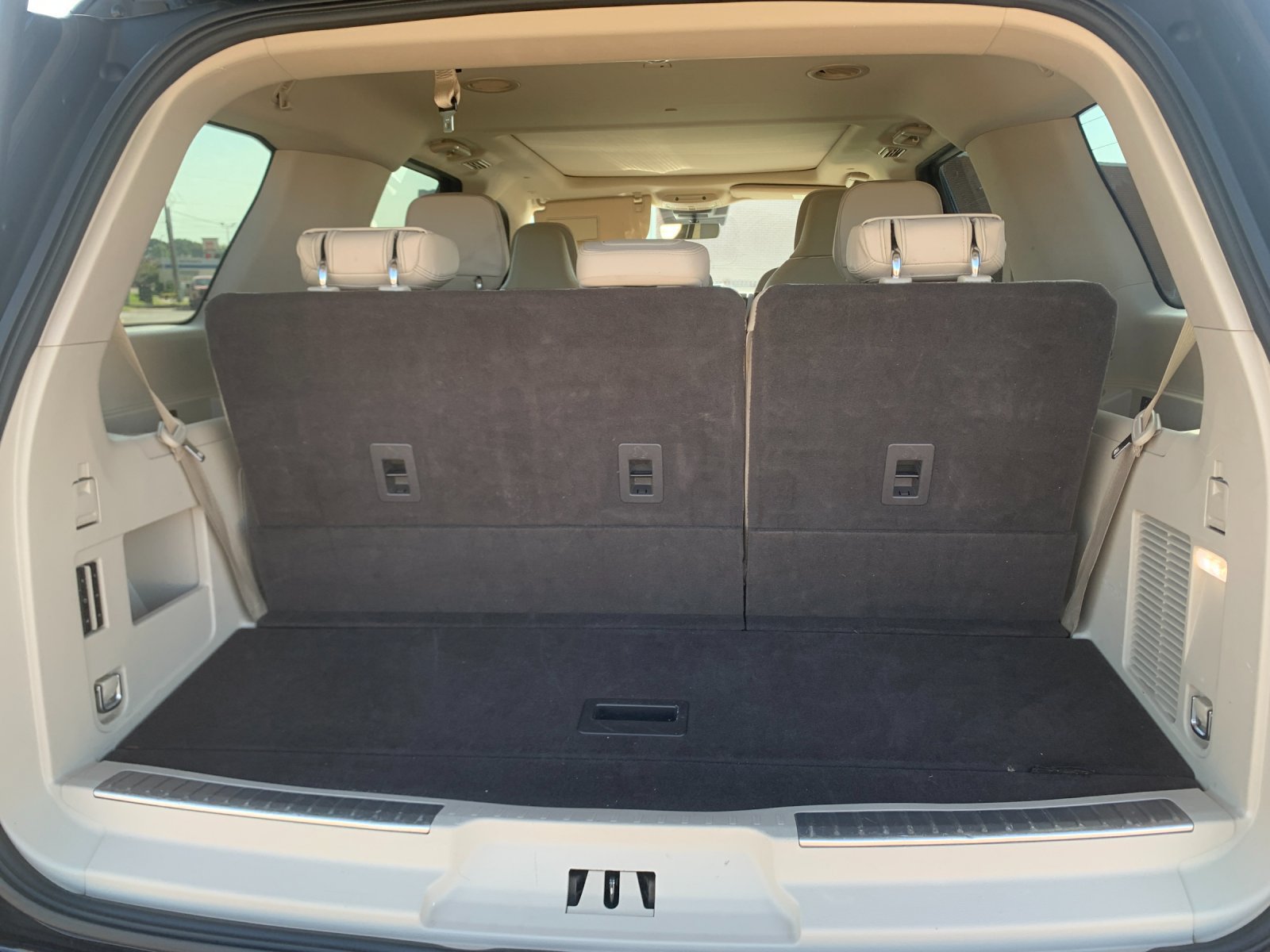 Used 2021 Lincoln Navigator Reserve w/ Luxury Package AWD/4WD image 20