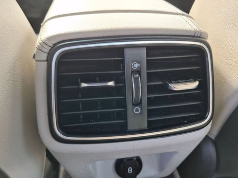 Used 2023 Genesis G70 2.0T RWD image 16