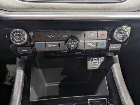 New 2026 Jeep Compass Limited image 19