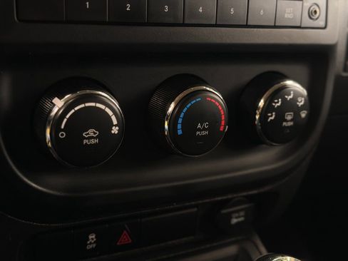 Used 2016 Jeep Patriot Sport image 22