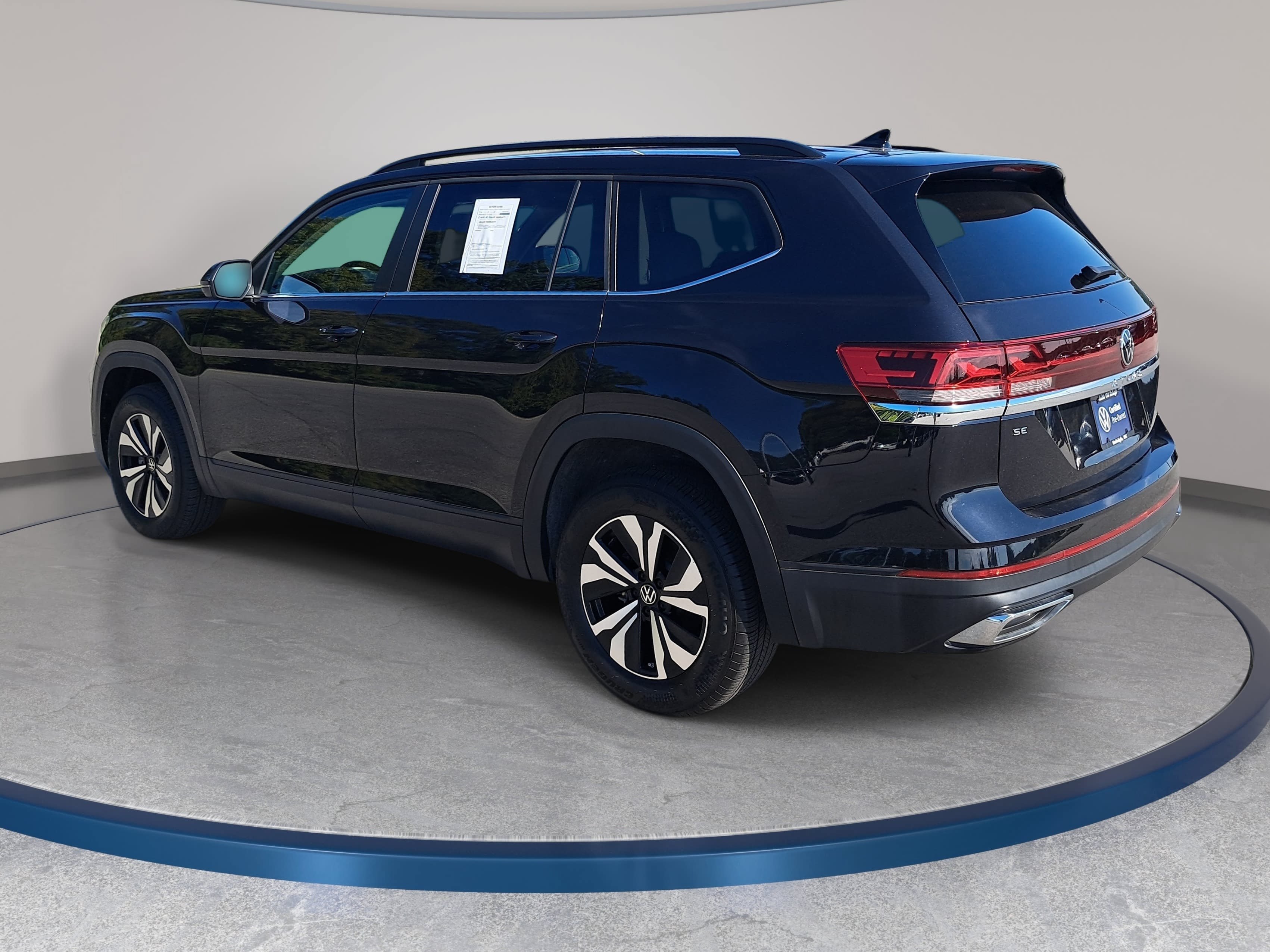 Certified 2025 Volkswagen Atlas SE FWD image 7