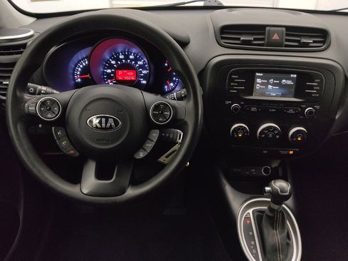 Used 2016 Kia Soul + FWD image 22