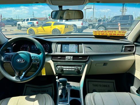 Used 2016 Kia Optima LX image 2