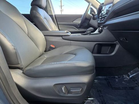 Certified 2025 Toyota Grand Highlander AWD image 16