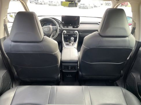 Used 2023 Toyota RAV4 XLE Premium image 21
