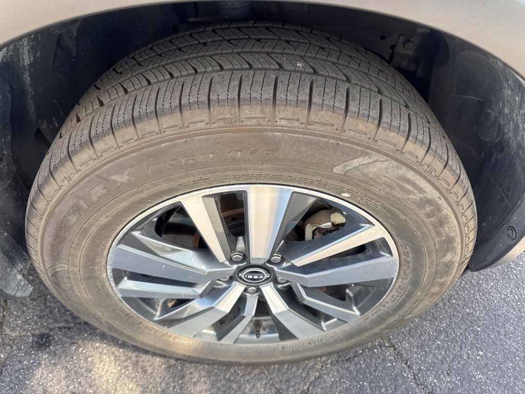Used 2025 Nissan Pathfinder SL AWD/4WD image 7